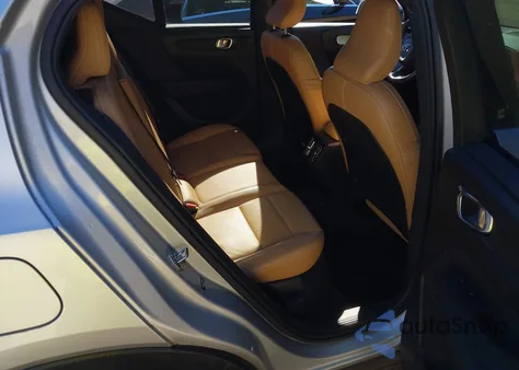 2019 Volvo Xc40 T5 Momentum/T5 R-Design from USA, damaged, VIN YV4162XZ2K2007667